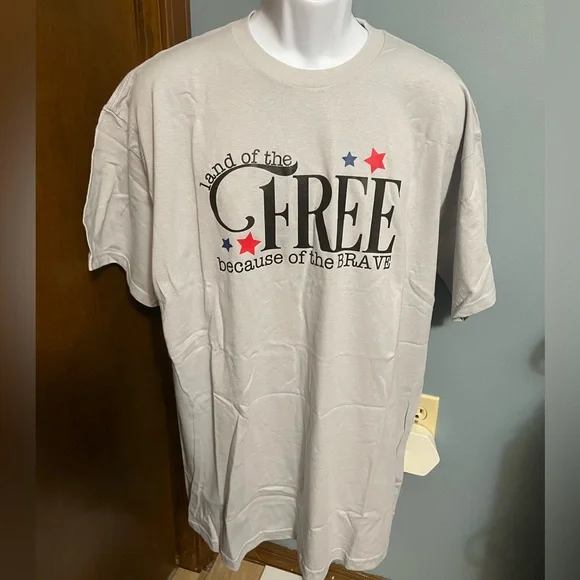 Land of the Free Because of the Brave Handmade Graphic Tee XL NWOT - Picture 2 of 5